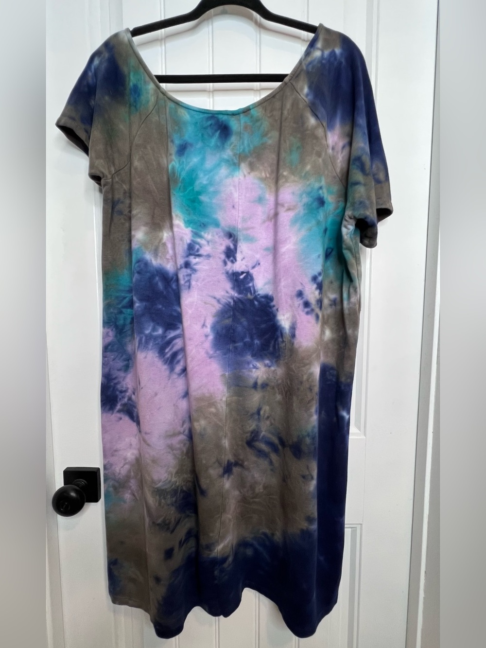 Torrid Tie-Dye Scoop Neck Midi Dress in Teal, Purple, and Gray. Size 1. - Picture 11 of 16